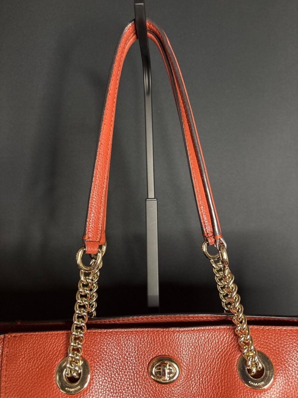 Coach NY 57107 Turnlock Gold Chain Pebbled Leather Tote 27 Bag Shoulder Bag - Picture 6 of 16